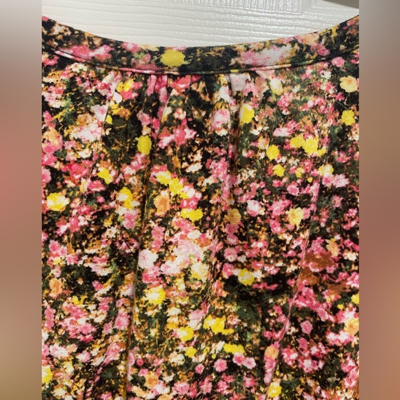 EVRI Women's V-Neck Abstract Floral Print Short Sleeve Tee Size 1X EUC - Picture 8 of 9